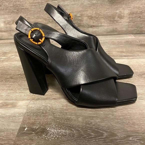 Charles David | Vineyard Pump Sandals In Black Size 7 NEW - Picture 3 of 13